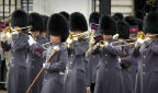 Výmena stráží pred Buckinghamským palácom